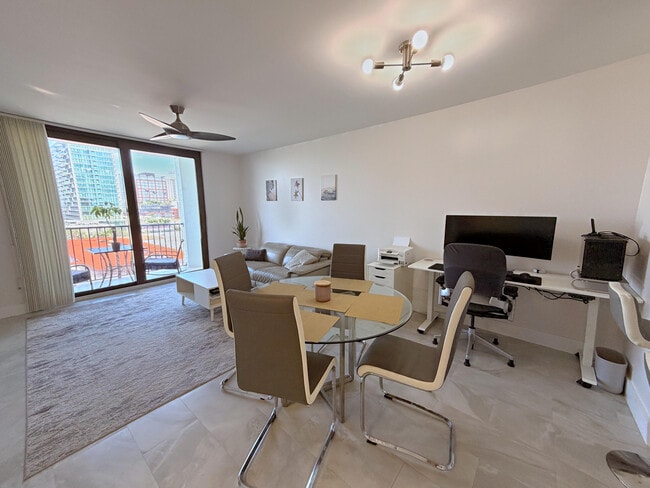 Photo - 651 Okeechobee Blvd Unit 808