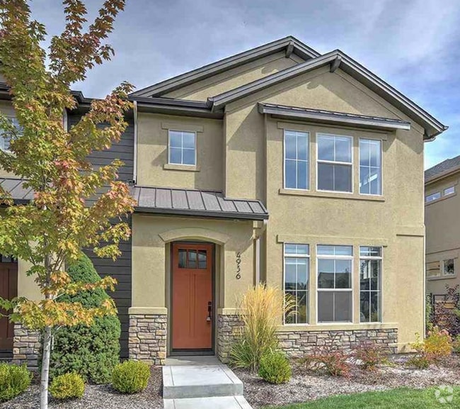 Building Photo - 2 bed, 2.5 bath Exquisite Harris Ranch Mil... Rental