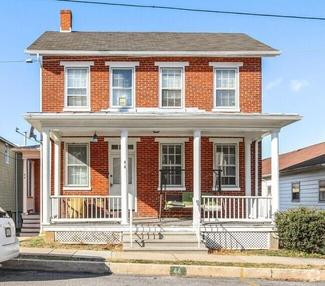 Building Photo - 44 N Main St Unit 44 N Main St Apt A