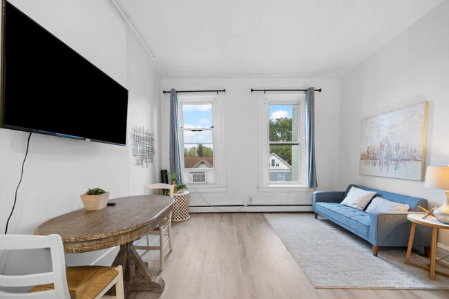 Building Photo - 242 Mccormick Pl Rental