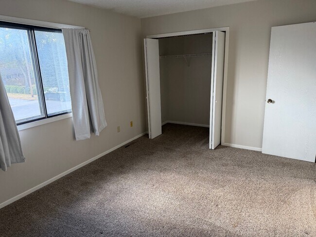 Photo - 315 E Van Dorn St