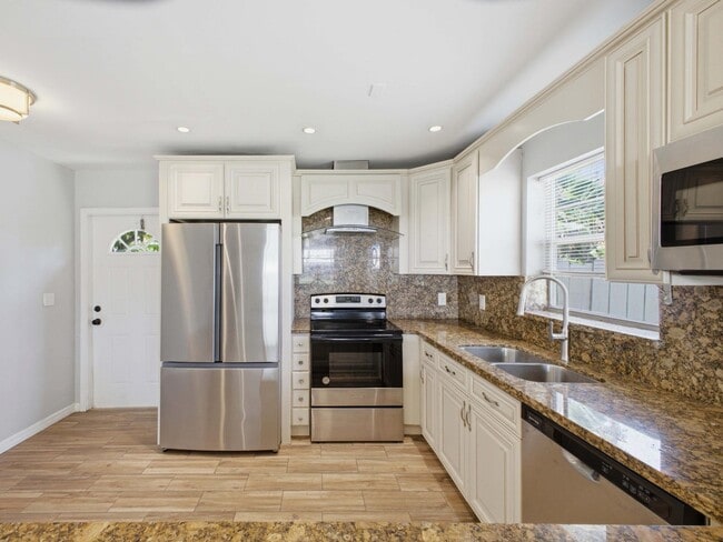 Photo - 3561 Oberon Ave