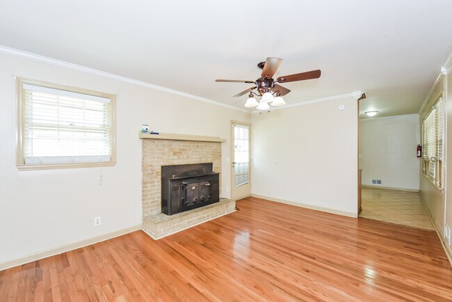 Photo - 300 Quail Hills Dr