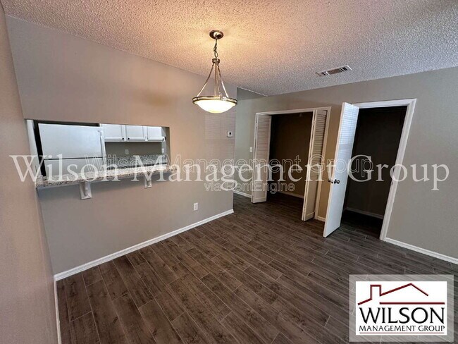 Photo - 500 Yellowwood Ct