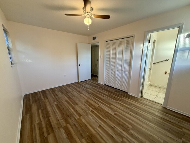 Photo - 4107 Muir St