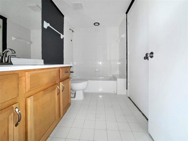 Photo - 200 E Dania Beach Blvd Unit 208
