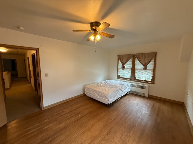 Photo - 523 St Clair Ave