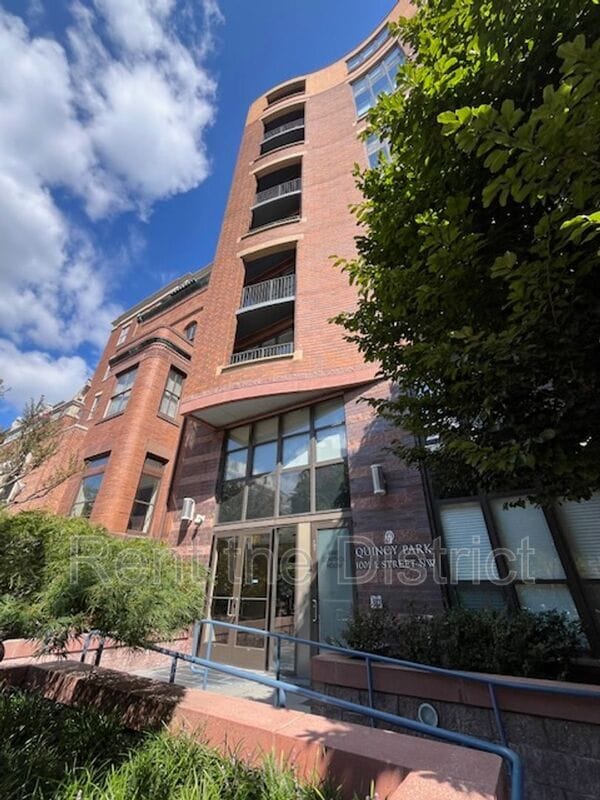 Building Photo - 1001 L St NW Unit #605 Rental
