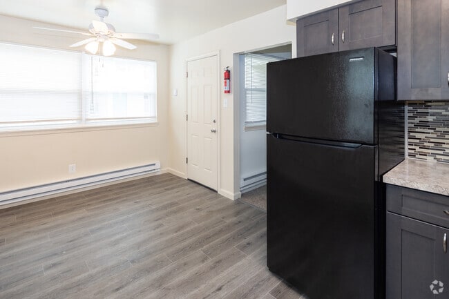 1BR, 1BA - 640SF