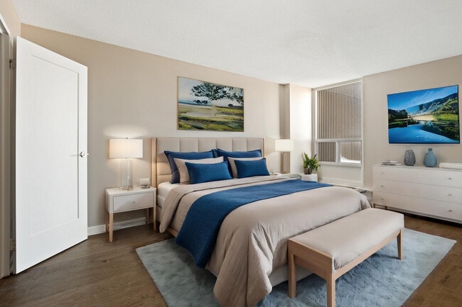 Photo - Bromley Square