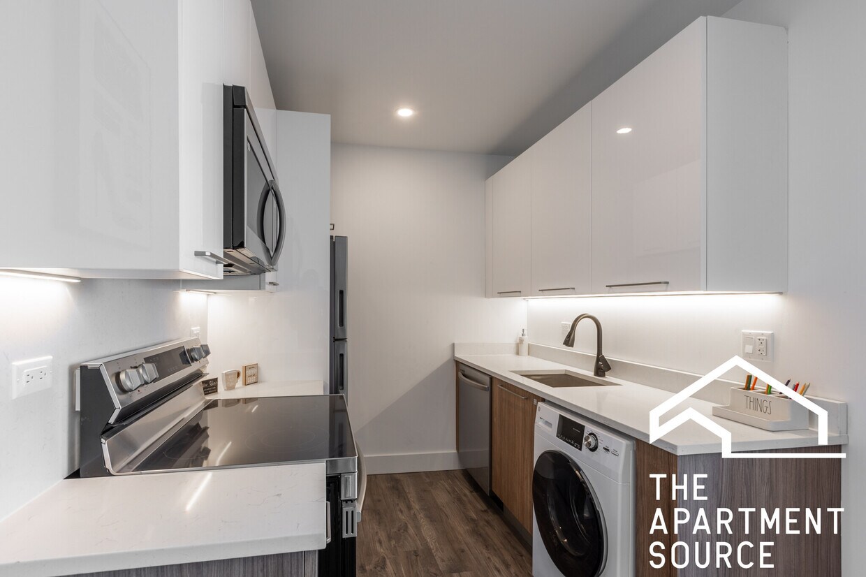 Photo - 941 W Carmen Ave
