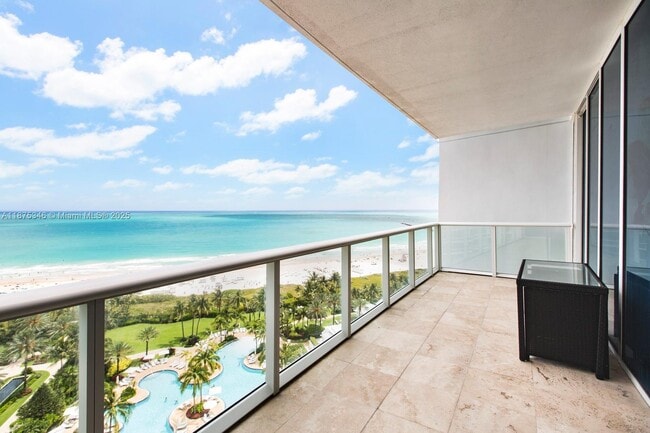 Building Photo - 100 South Pointe Dr Unit 1508 Rental