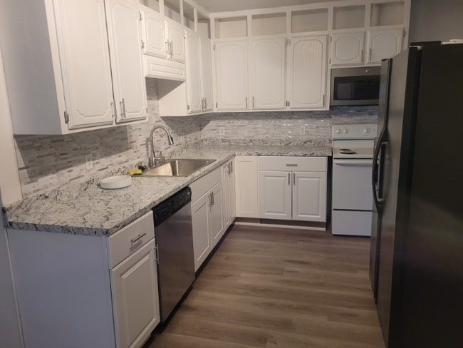 Photo - 718 N 18th St Apartment Unit 3