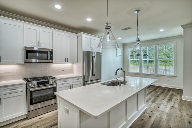 Photo - 113 Conifer Ct