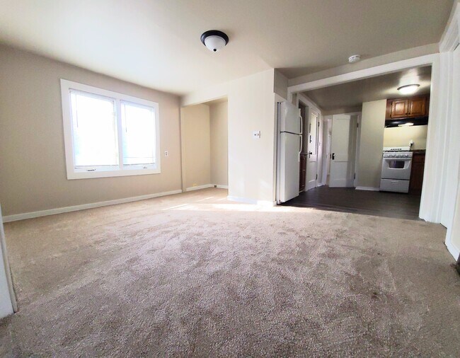 Photo - 233 S 67th St Unidad 233A