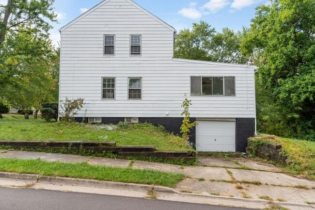 Building Photo - 1114 Roslyn Ave Rental