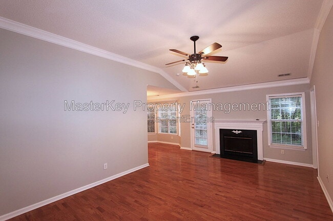 Photo - 309 Hallwood Ct