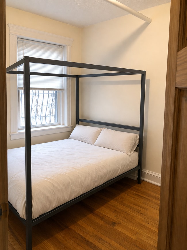 352 Riverway Unit 11