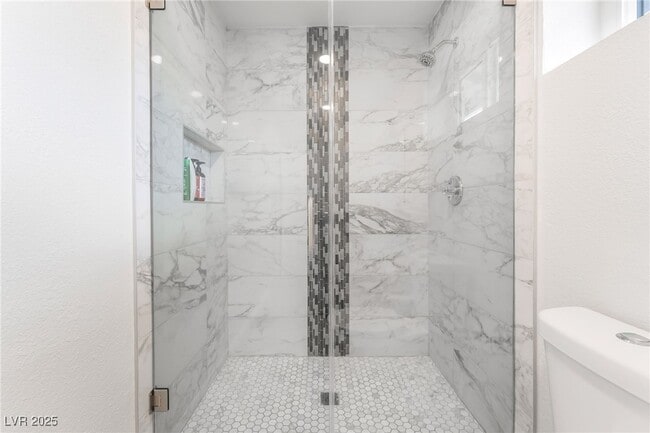 Building Photo - 3209 Kings Way