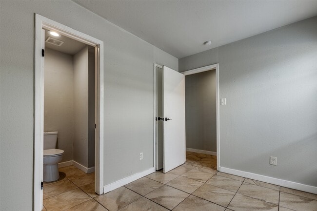 Photo - 8725 Victorian Village Dr