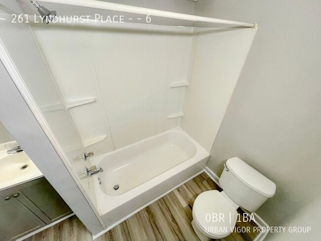 Photo - 261 Lyndhurst Pl Unidad 6