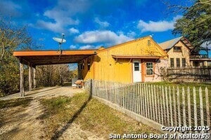 Building Photo - 1421 Stoneleigh Rd Rental
