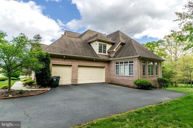 Building Photo - 9005 Edgepark Rd