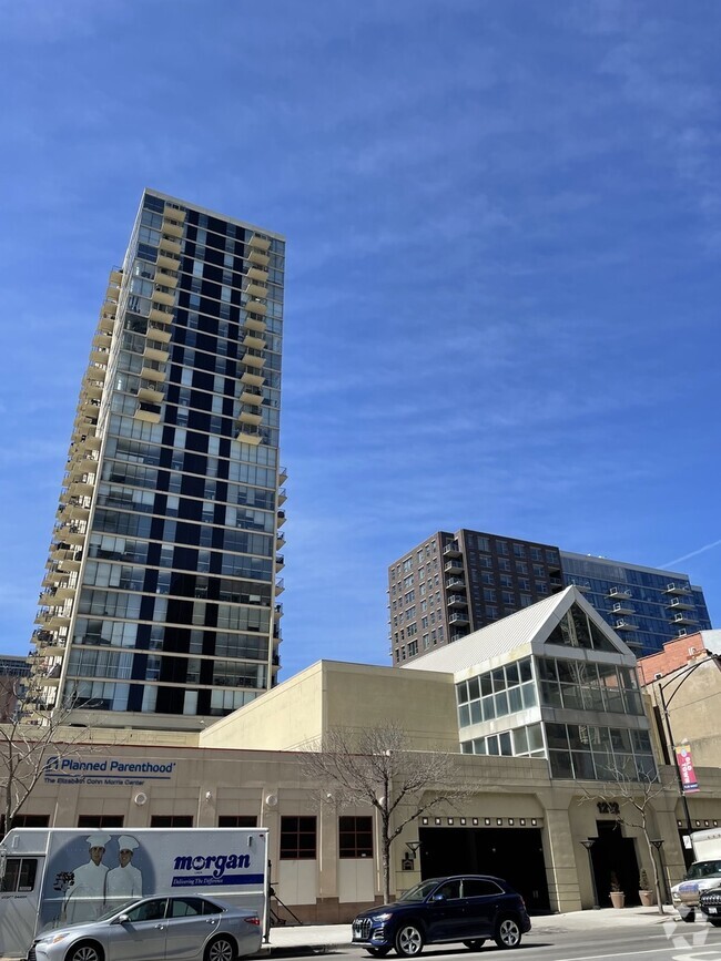 Building Photo - 1212N N La Salle Dr Unit 1003 Rental
