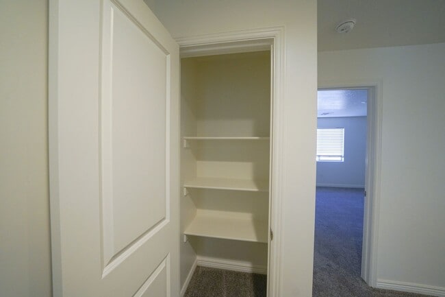 Photo - Spacious Townhome for Rent – Prime Location!