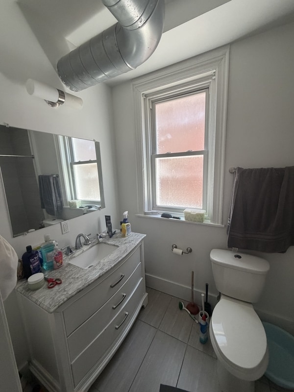 Photo - 4948 Walnut St