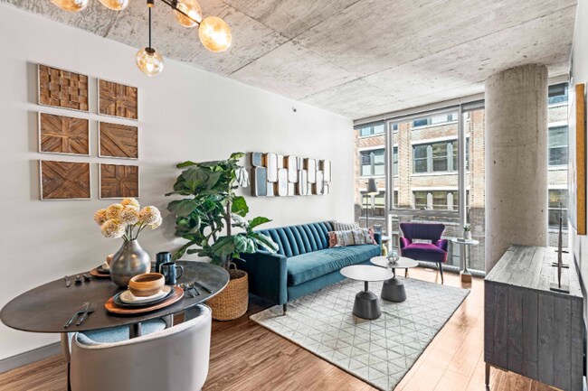 Photo - 600 W Jackson Blvd