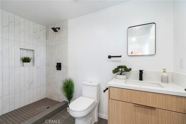 Photo - 2517 Alsace Ave