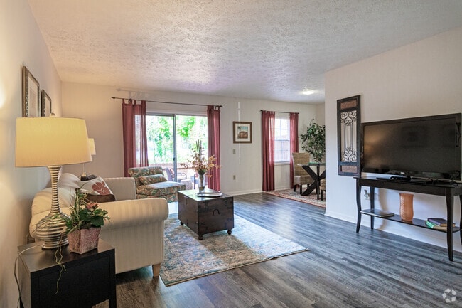 1BR, 1BA - 790SF - BL-4 - Lake Carlton Arms