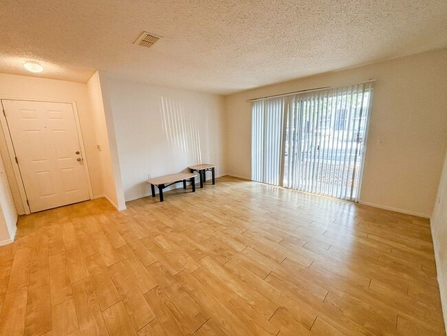 Photo - Windsor Park #515 - Pet Friendly!