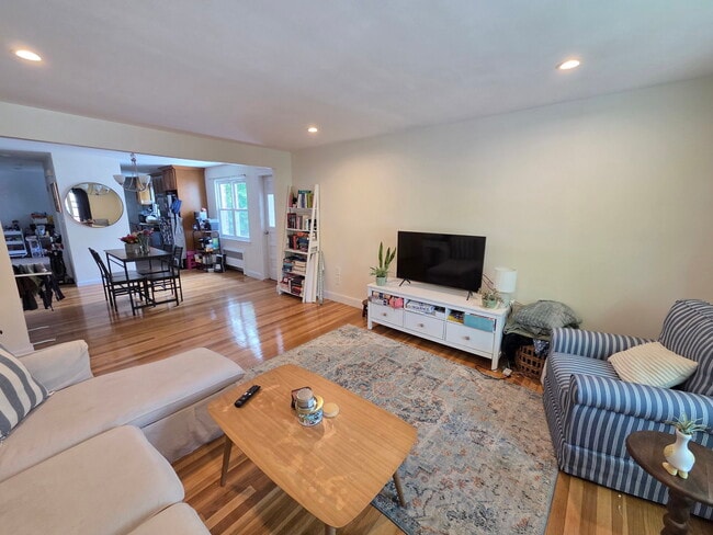 Photo - 14 Louise Rd Unit 2