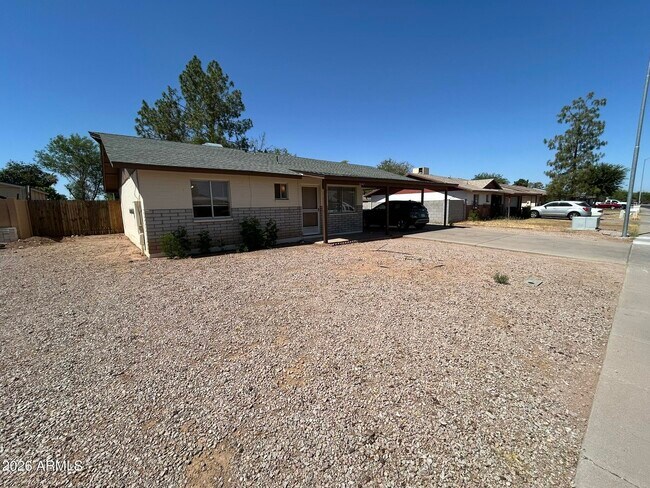 3147 E Edgewood Ave