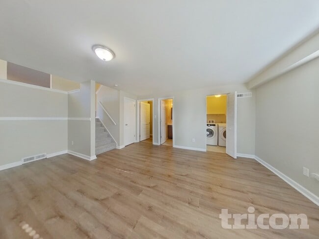 Photo - 1228 N Chelton Rd