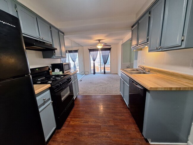 Photo - Charming Chesterfield Townhouse