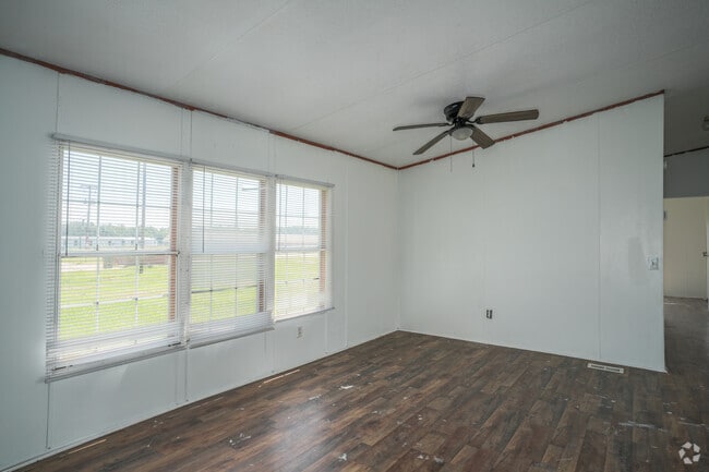 4BR, 2BA - 1,417SF - Living Room