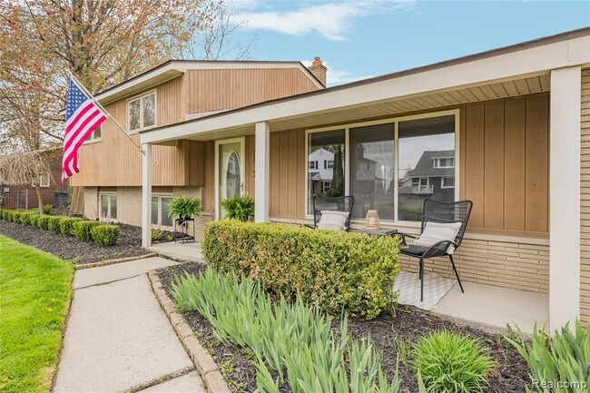 Photo - 38027 Mallast St