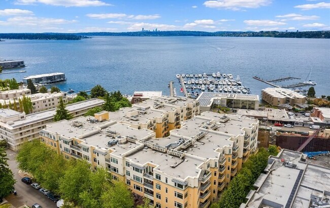 Building Photo - 1Bed 1Bath DT Kirkland Condo Available for... Unit 223