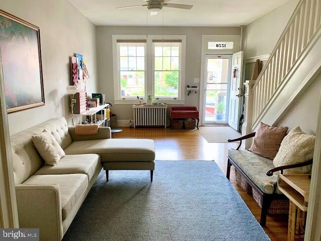 Photo - 1228 W 37th St