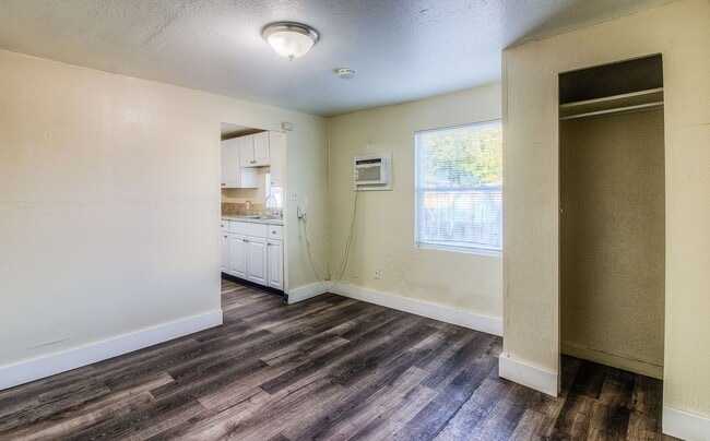 Photo - 411 S Naches Ave Unit 3