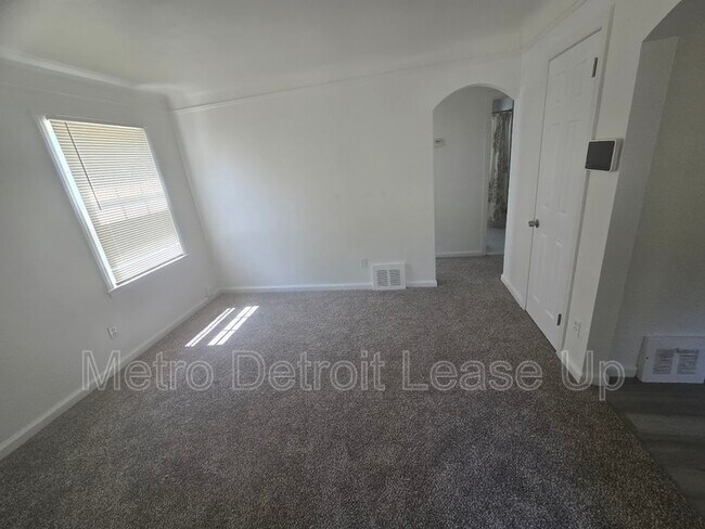 Photo - 19425 Faust Ave