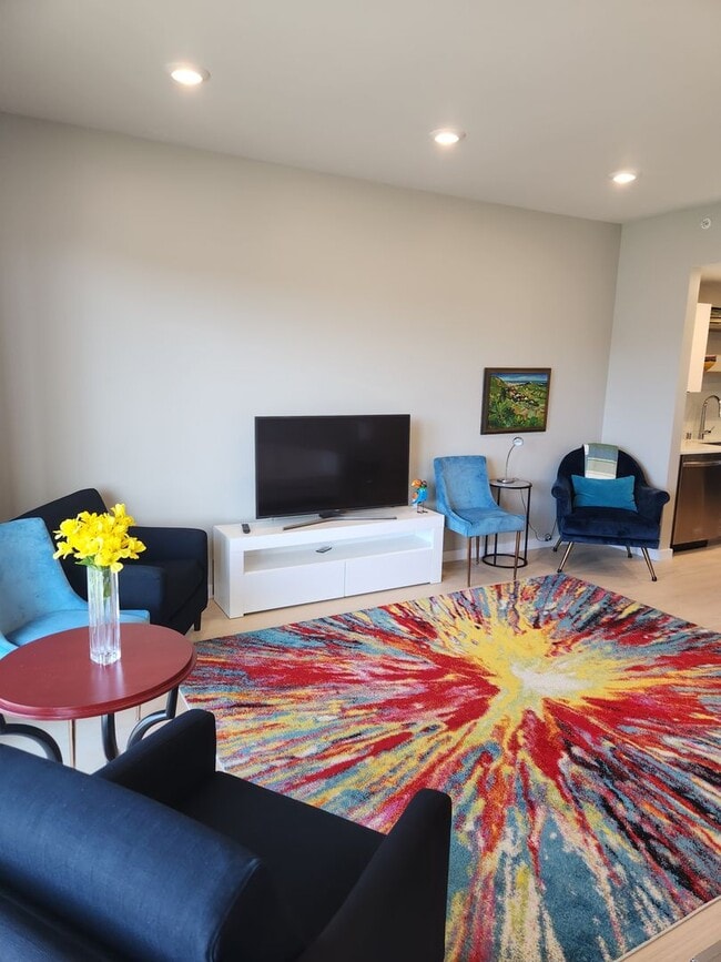 Building Photo - Luxury Bozeman Condo for Rent