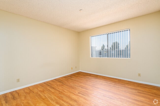 2BR, 2BA - 1,160SF - Second Bedroom