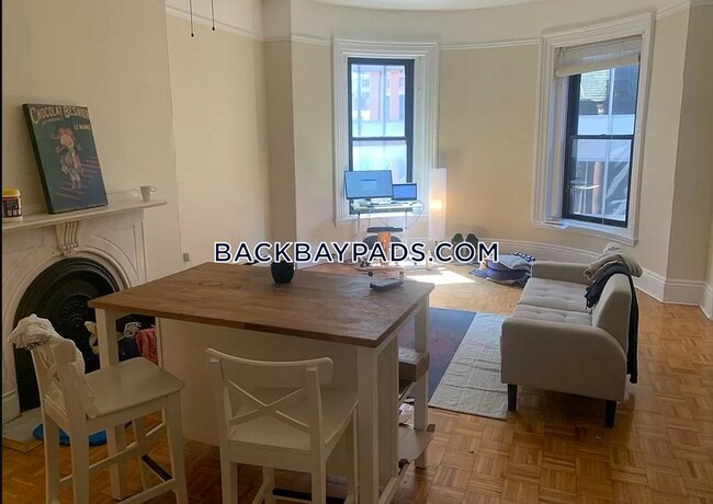 Photo - 110 Newbury St Unidad 3R