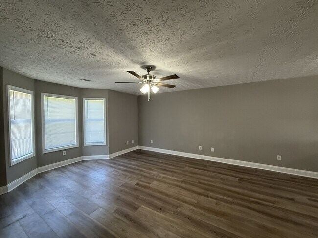 Photo - 233 Westchester Cir