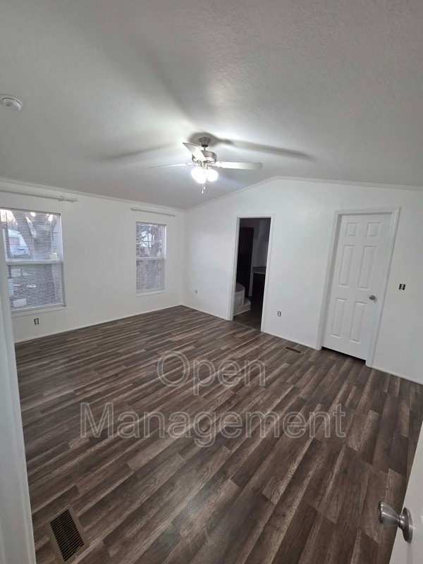 Photo - 8701 NE 107th Pl