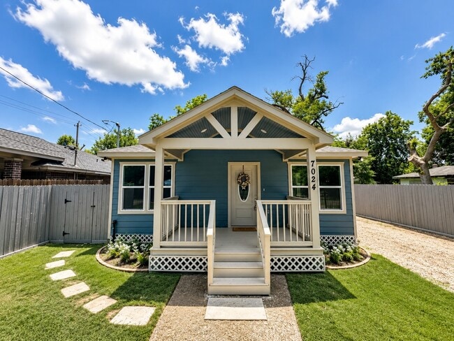 Photo - 7024 Gonzales St